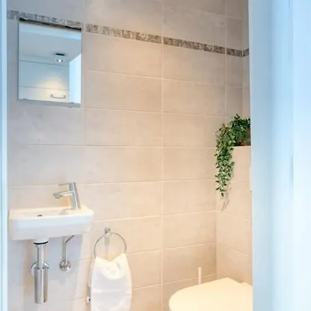 Cozy For 6 In Daire Oostende