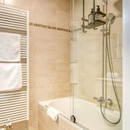 Daire Cozy For 6 In Oostende